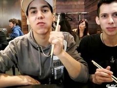 Дикий гей трах молодых после обеда